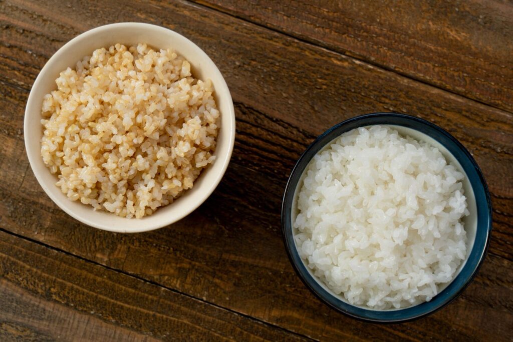 玄米ご飯と白米ご飯