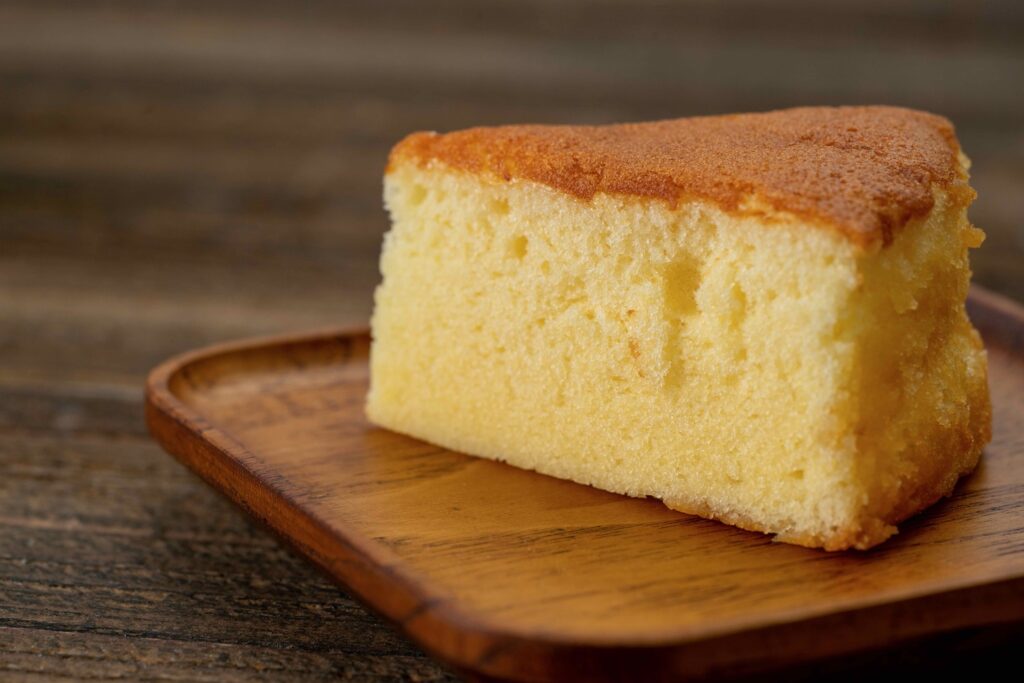 1ピースの美味しそうな醗酵バターケーキ