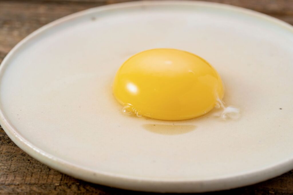 卵黄,レモンイエロー色の黄身
