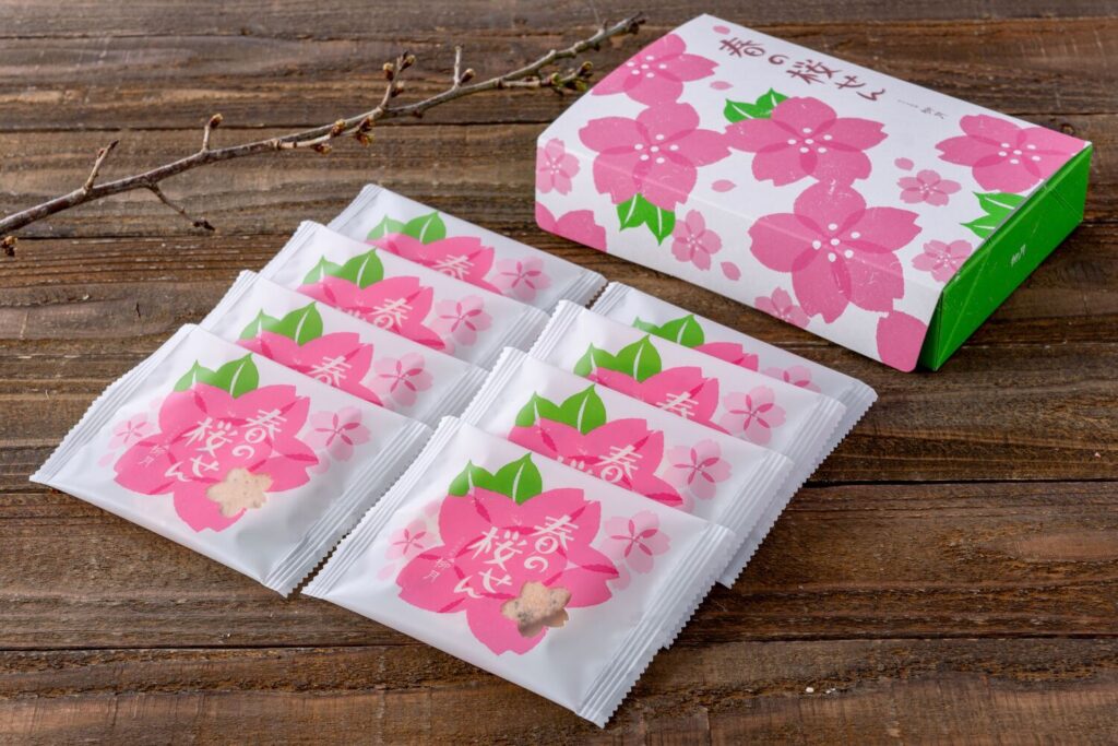 北海道の有名菓子店「柳月」の春限定人気お取り寄せ煎餅