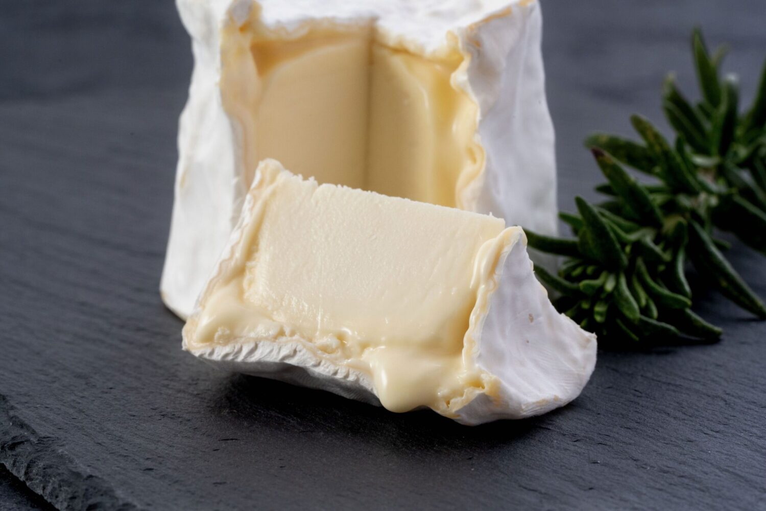 チーズ工房チカプの白カビタイプチーズ「シマエナガ」