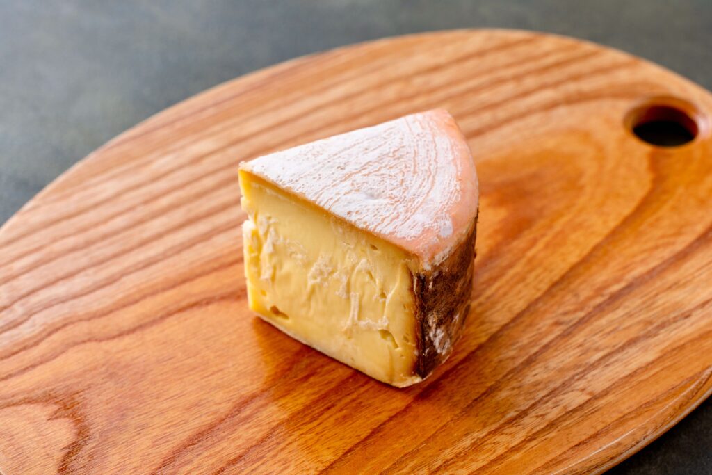 しあわせチーズ工房の「茂喜登牛（もきとうし）」,北海道のウォッシュタイプチーズ