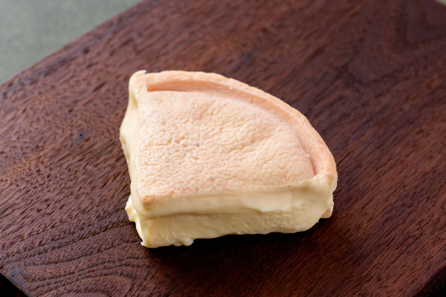 冨田ファームのおこっぺ山のチーズ,北海道産ウォッシュチーズ