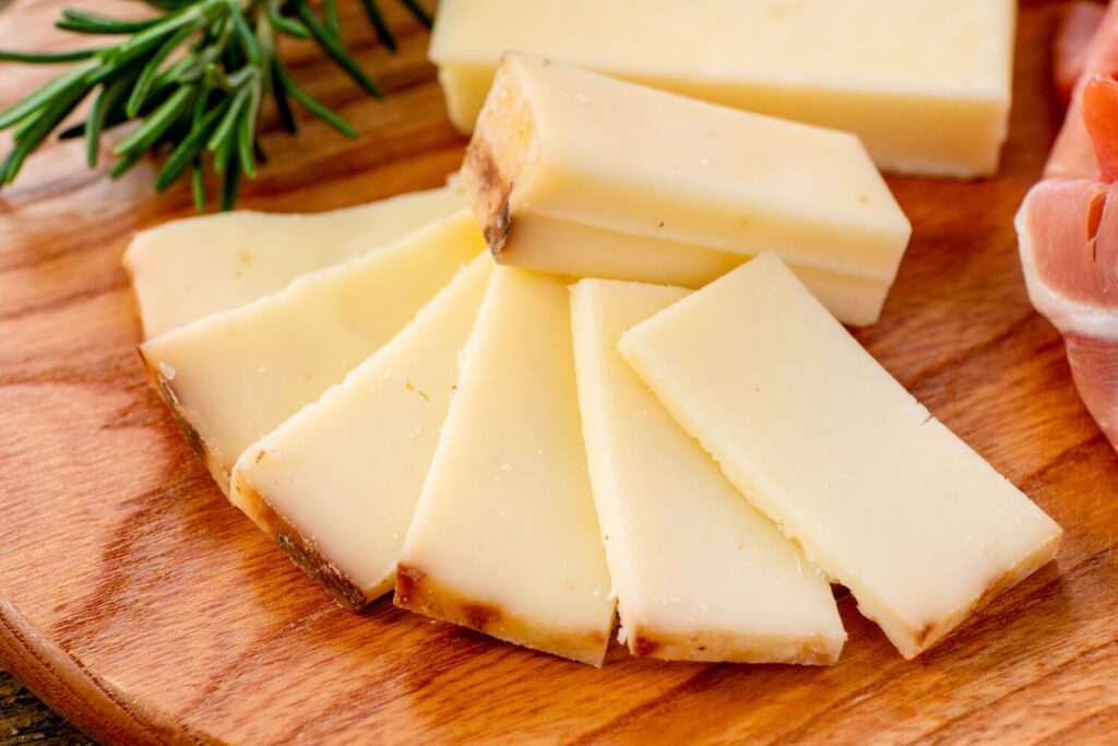 白糠酪恵舎のテネロアルヴィノ,ワインの搾りかすを使ったチーズ,テネロアルビーノ