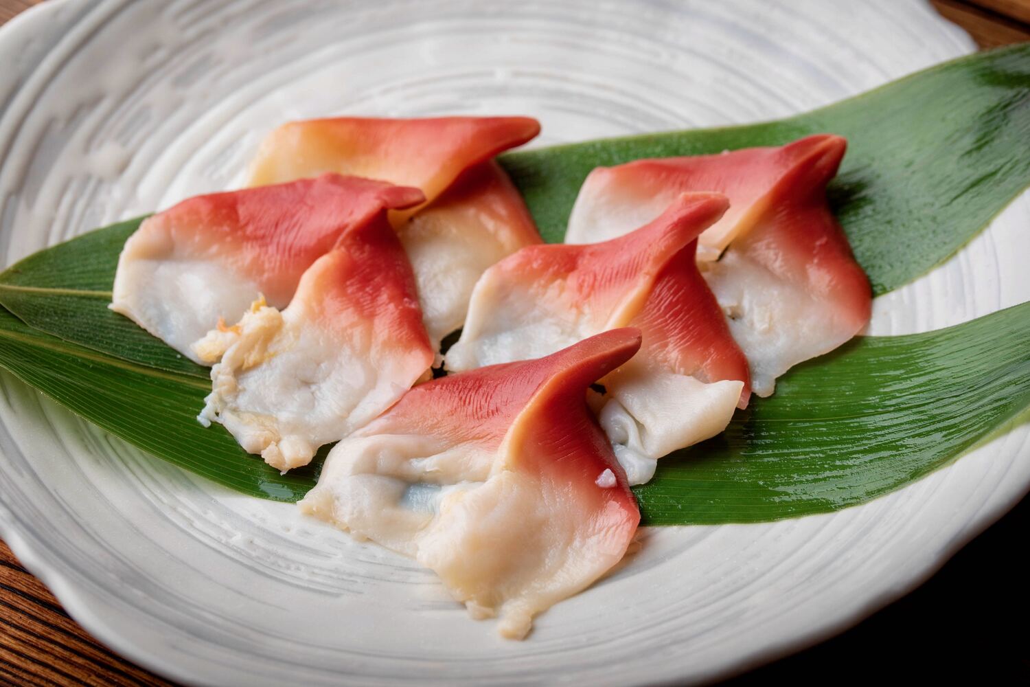 【ホッキ貝】を食べよう!栄養&効能ガイド。旬の時期やおすすめの食べ方、選び方まで詳しく解説 - NORTH DISH