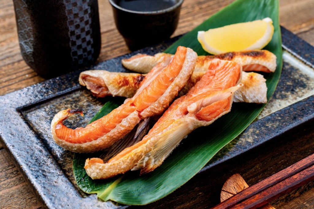 北海道産活〆天然秋鮭のハラス焼きと日本酒