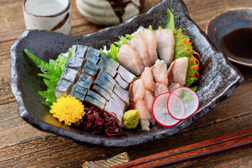 北海道産寒サバの刺身と日本酒,鯖の刺身盛り合わせ