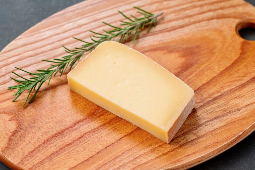 半田ファームのルーサン,ハードチーズ,北海道産ナチュラルチーズ