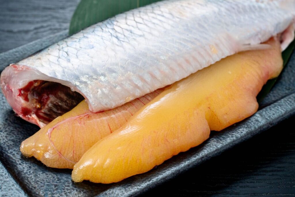 北海道寿都産の生ニシンと卵巣,マルホン小西漁業のメスの船上活締めニシンの卵,数の子,かずのこ