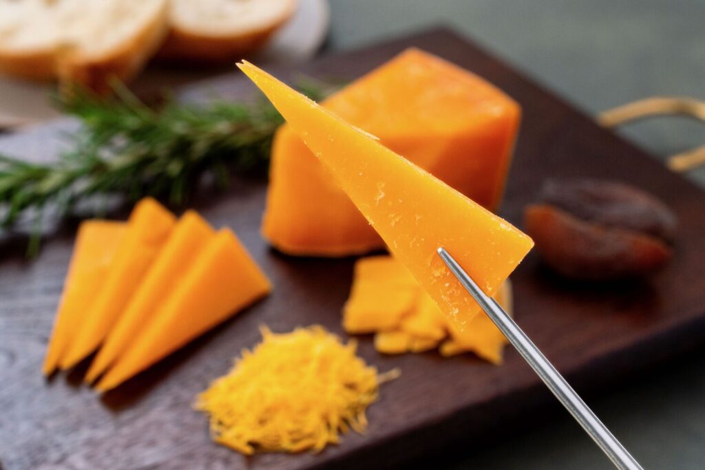 ニセコチーズ工房の長期熟成チーズのもみじ,ミモレット,北海道産ナチュラルチーズ